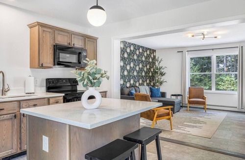 Ellsworth Apartment | Maine Forest Hideaway