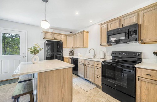 Ellsworth Apartment | Maine Forest Hideaway