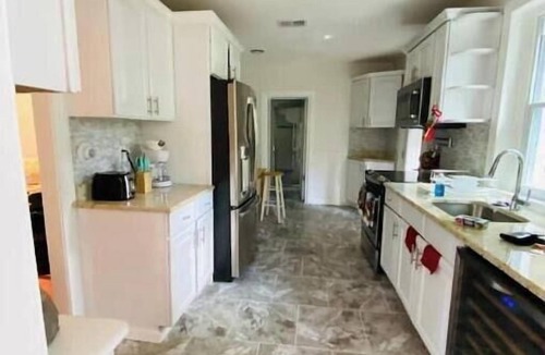 Valley Run House | Mainline Retreat with view 3 bdrm private home