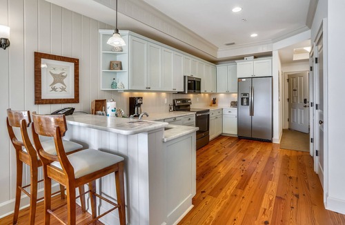 Holmes Beach Condo | Mainsail Beach Inn 2 Bedroom