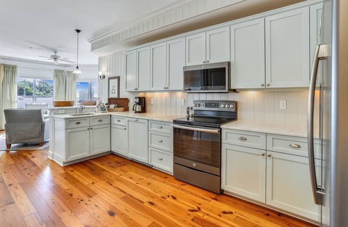 Holmes Beach Condo | Mainsail Beach Inn 2 Bedroom