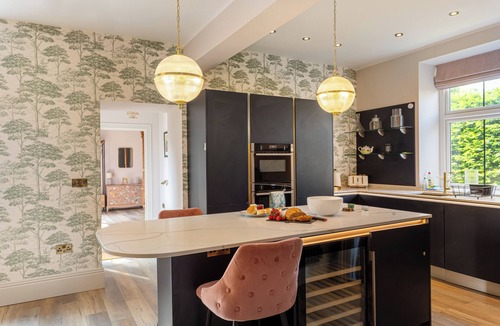 Giggleswick House | Mainsfield House - Luxury Group Accommodation