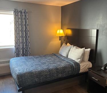 Phoenixville Hotel | Mainstay Inn