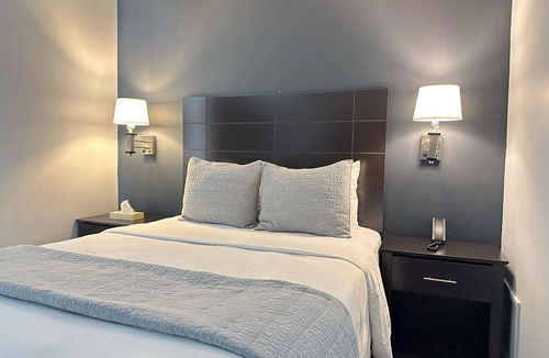 Phoenixville Hotel | Mainstay Inn