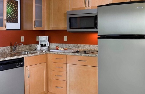 Appleton Hotel | MainStay Suites Appleton Airport - Fox River Mall Area