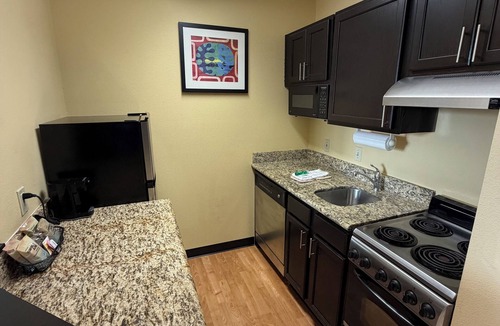 Bloomington Hotel | MainStay Suites Bloomington near University