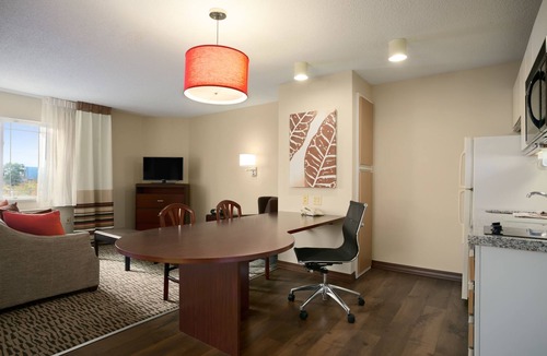 Hoffman Estates Hotel | MainStay Suites Chicago Hoffman Estates