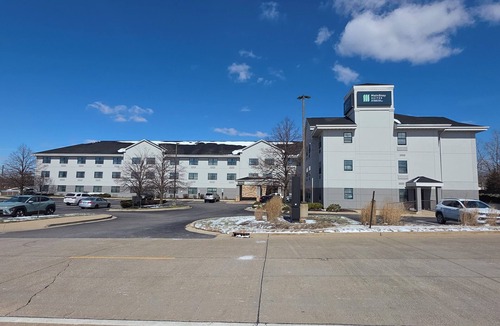 Hillside Hotel | MainStay Suites Chicago, Hillside