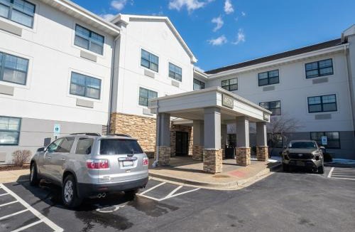 Hillside Hotel | MainStay Suites Chicago Hillside