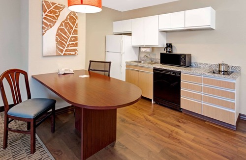 Schaumburg Hotel | MainStay Suites Chicago Schaumburg