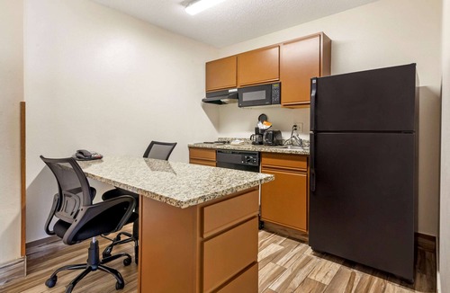 Dubuque Hotel | MainStay Suites Dubuque at Hwy 20