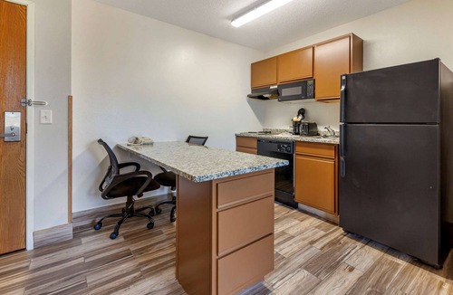 Dubuque Hotel | MainStay Suites Dubuque at Hwy 20