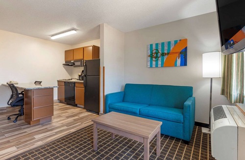 Dubuque Hotel | MainStay Suites Dubuque at Hwy 20