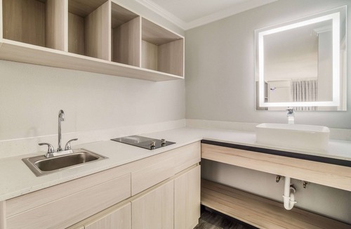 Florence Hotel | MainStay Suites Florence - Darlington