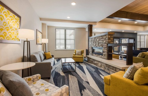 Gaylord Hotel | MainStay Suites Gaylord