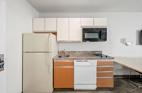 Greensboro Hotel | MainStay Suites Greensboro