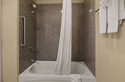 Houma Hotel | MainStay Suites Houma