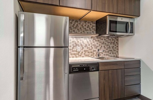 Franklin Hotel | MainStay Suites Milwaukee/Franklin
