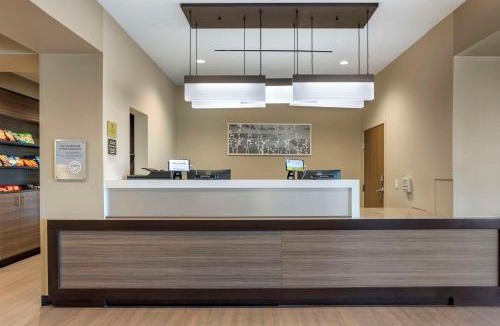 York Hotel | MainStay Suites North - Central York