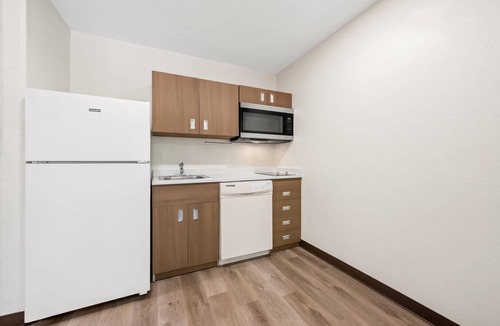 Northeast Raleigh Hotel | MainStay Suites Raleigh North