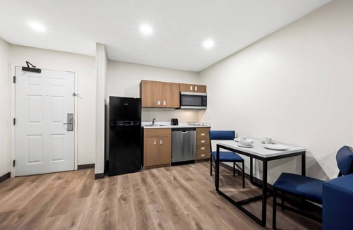 Northeast Raleigh Hotel | MainStay Suites Raleigh North