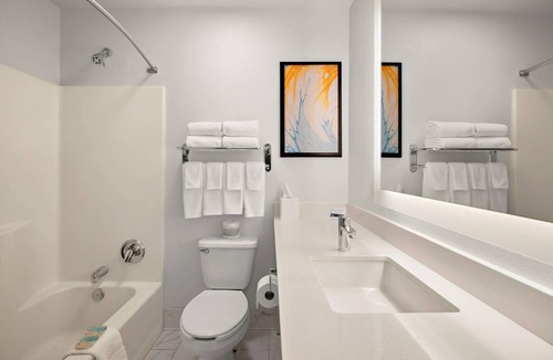 Cottonwood Heights Hotel | MainStay Suites Salt Lake City Fort Union