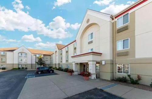 Greenwich Hotel | MainStay Suites - Wichita NE