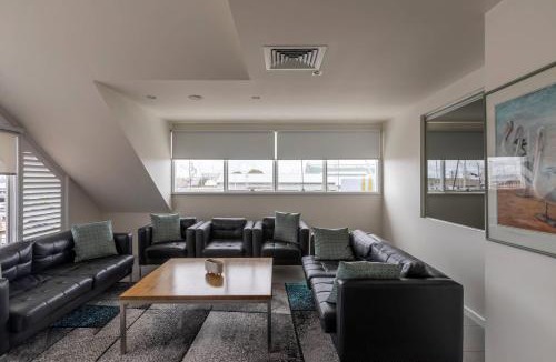 Williamstown Hotel | MainStay Suites Williamstown