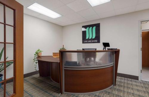 Wilmington Hotel | MainStay Suites Wilmington - University Area