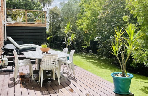 Mairangi Bay Apartment | Mairangi Bay Beach Coastal Studio