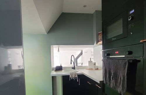 Saint-Leger-du-Bourg-Denis House | Maison Atypique, Idéale Armada