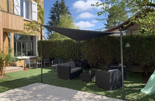 Le Pin Apartment | Maison du Bonheur – "Cocoon" Room with Shared Garden