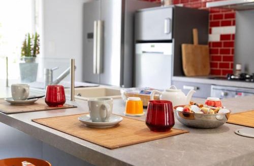 Sainte-Colombe-en-Bruilhois House | Maison de campagne avec Piscine