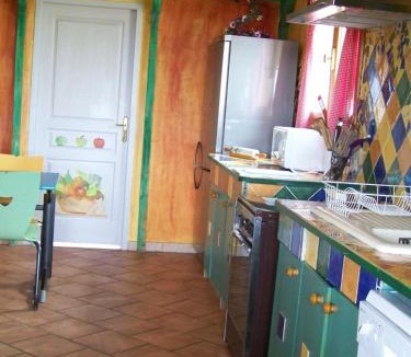 Sainte-Colombe-en-Bruilhois House | Maison d'artiste