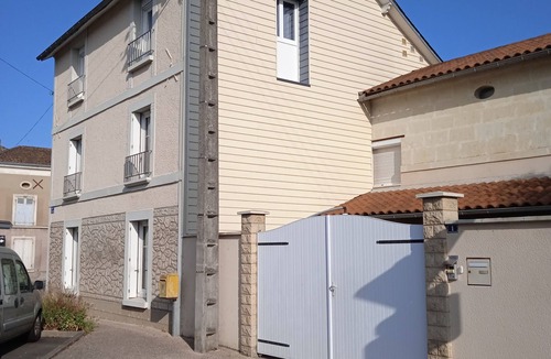 Loudun House | Maison à Étages Avec Jardin