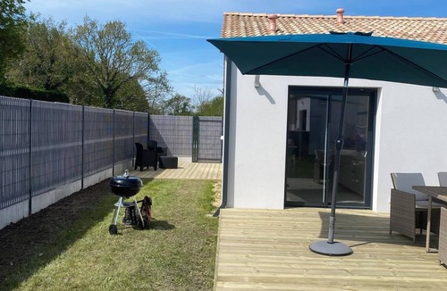 Saint-Urbain House | Maison à 15 Minutes de la mer