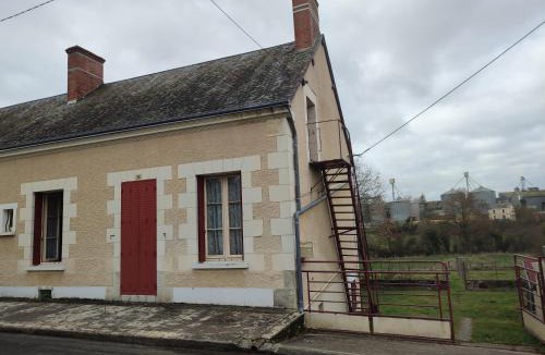 Lucay-le-Male House | Maison à 3 chambres, rustique, fraîche, entretenue, 15' zoo beauval commerces pharmacie route médiane