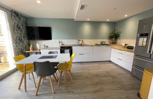 Le Cormier House | Maison à 300 Mètres de la Plage Avec 5 Chambres, Jardin Privatif, et Jacuzzi