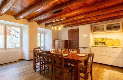 Peyragudes House | Maison à Génos pour 8, proche lac, jardin et poêle à bois - FR-1-695-73