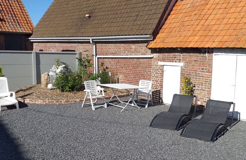 Eu House | Maison à la Campagne Avec Cour Clôturé et Espace Extérieur