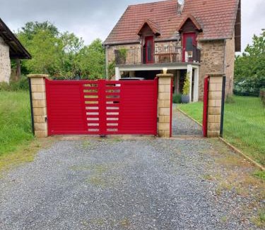 Beyssac House | Maison à la campagne