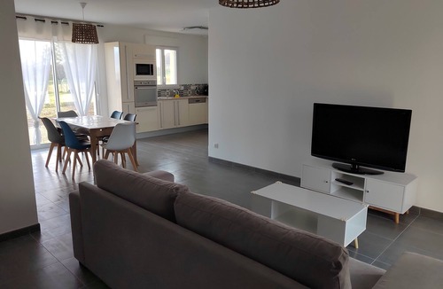 Montholon House | Maison à la Campagne