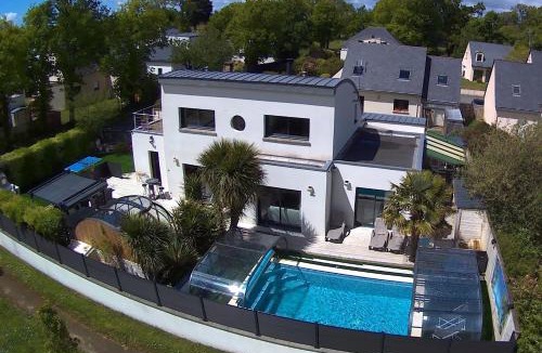 Surzur House | Maison 10 pers avec piscine chauffée et spa