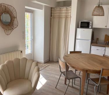 Mortagne-sur-Sevre House | Maison 10km du puy du fou 50 m2