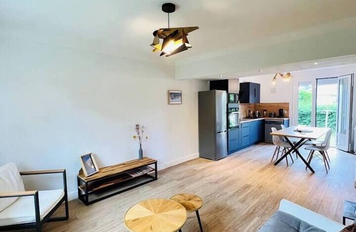 Argeles Gazost House | Maison 12 Pers. Dans les Pyrénées, Jardins et Balcon