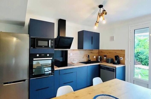 Argeles Gazost House | Maison 12 Pers. Dans les Pyrénées, Jardins et Balcon