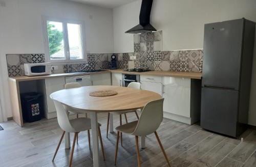 Saint-Montan House | maison 2 ch confortable