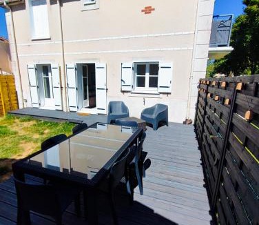 Bailly-Romainvilliers House | Maison 2 chambres avec jardin - 7 pers - proche Disneyland Paris