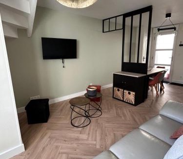 Le Bourgneuf-la-Foret House | Maison 2 chambres et un jardin