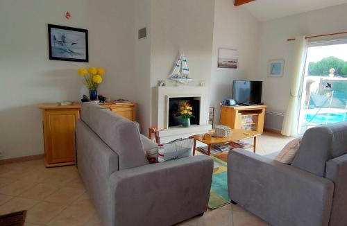 Saint-Jean-de-Monts House | Maison 2 Chambres avec Piscine Privée à Saint Jean de Monts - FR-1-323-439